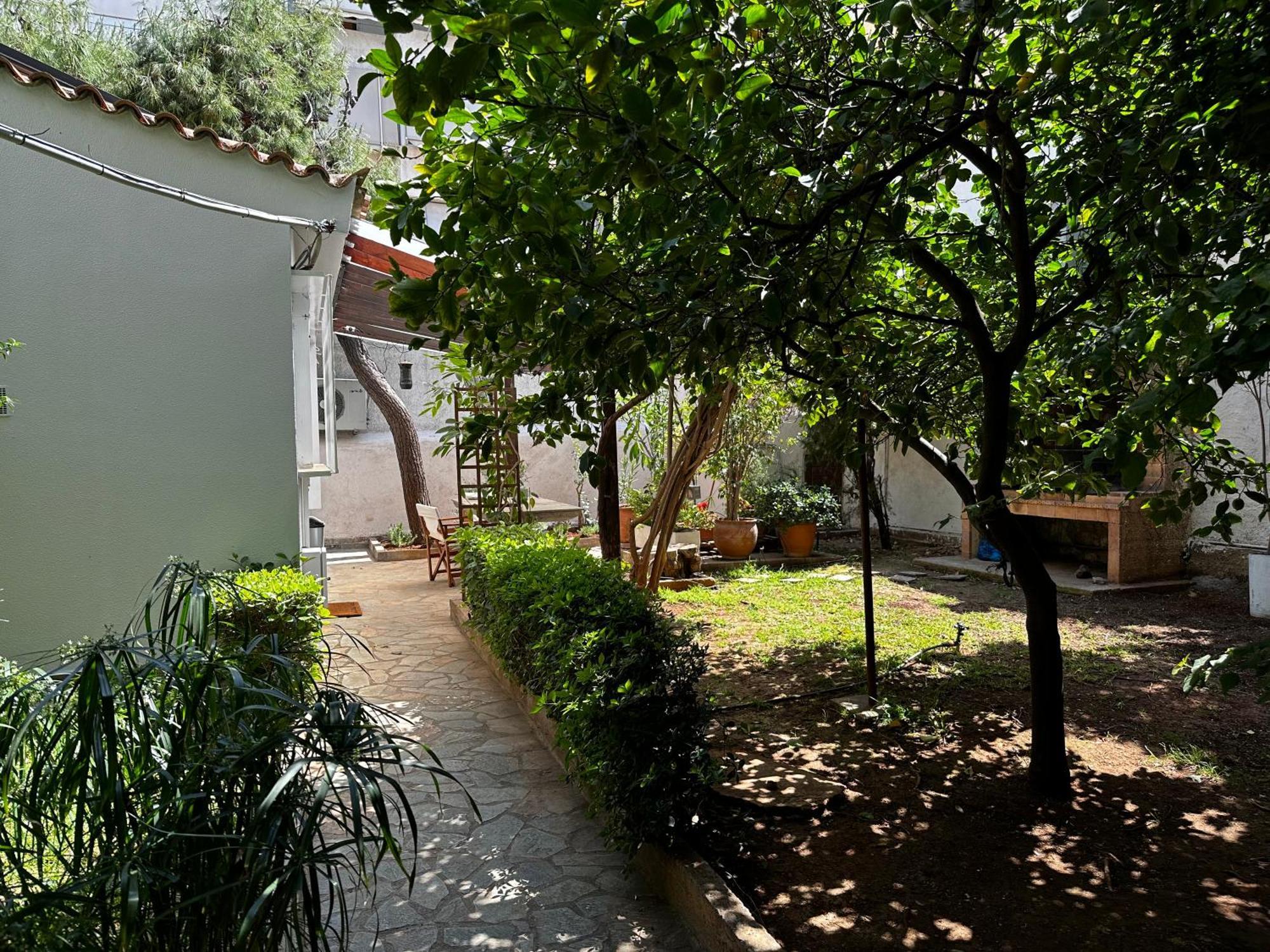 Apartamento Antonis'S Garden House Atenas Exterior foto